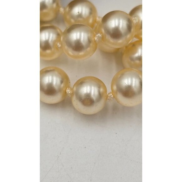 Vintage Triple-Strand Faux Pearl Bracelet w/ Gold Tone Toggle Clasp Hand Tied - Picture 4 of 7